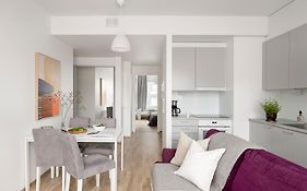 2Br Design Home 400 M From Train Station Tikkurila
